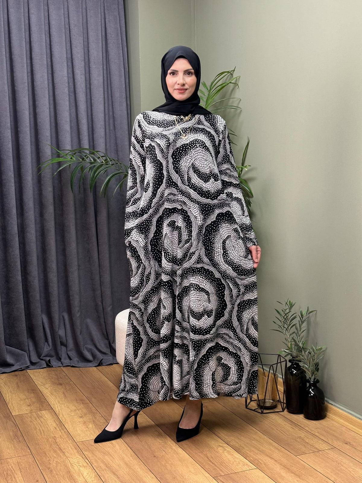 %100 PAMUKLU SWEAT ELBİSE SİYAH BEYAZ DESEN