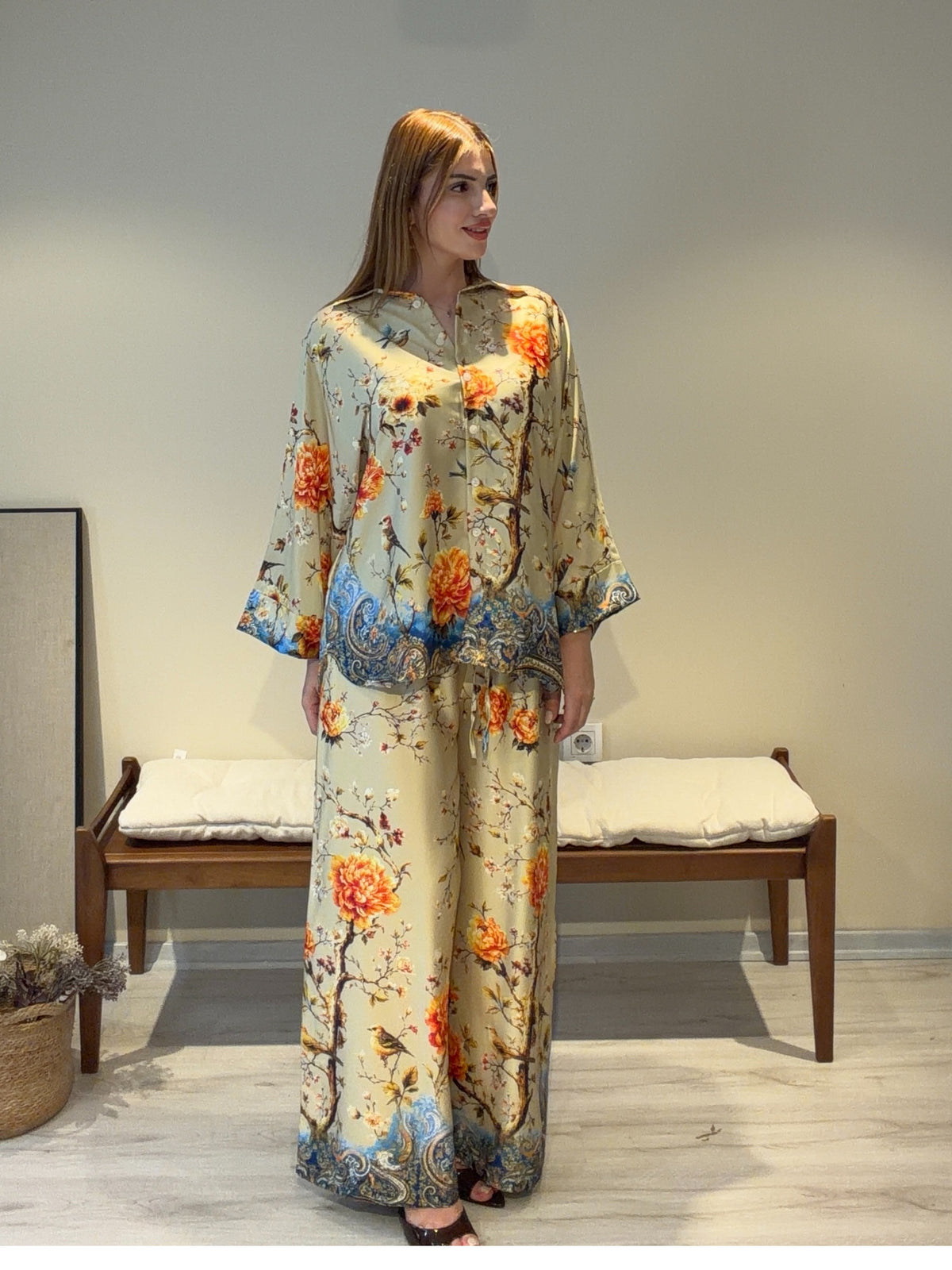 Rosalie Çiçek Desenli Saten Yağ Yeşili