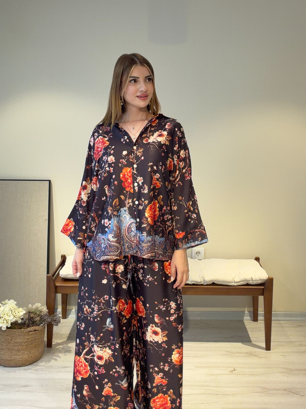 Rosalie Çiçek Desenli Saten Takım Acı Kahve