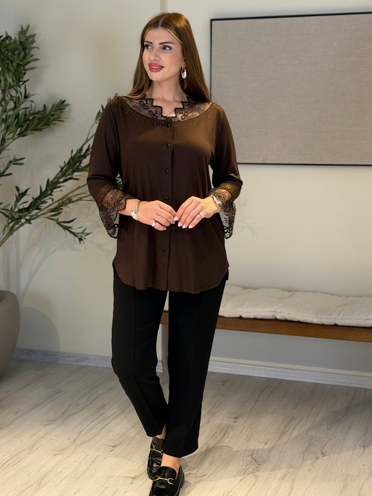 GÜPÜR Dantel Detaylı Bluz Kahve