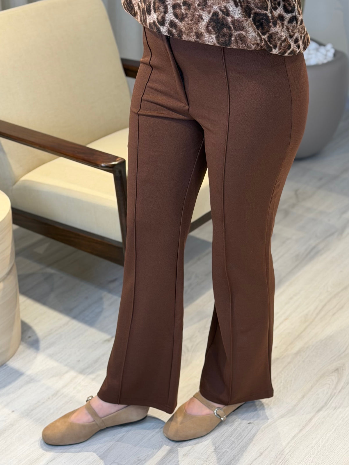 Nervür Dikiş Detaylı Likralı Pantolon Kahve