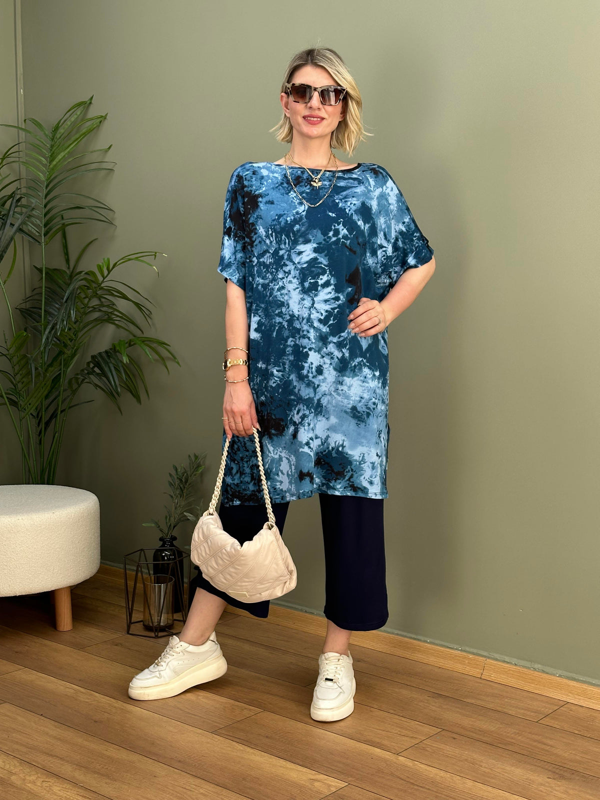 ASİMETRİK PAMUK BLUZ MAVİ BATIK DESEN