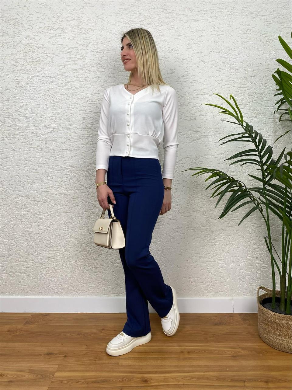 BEYAZ DÜĞMELİ CROP BLUZ