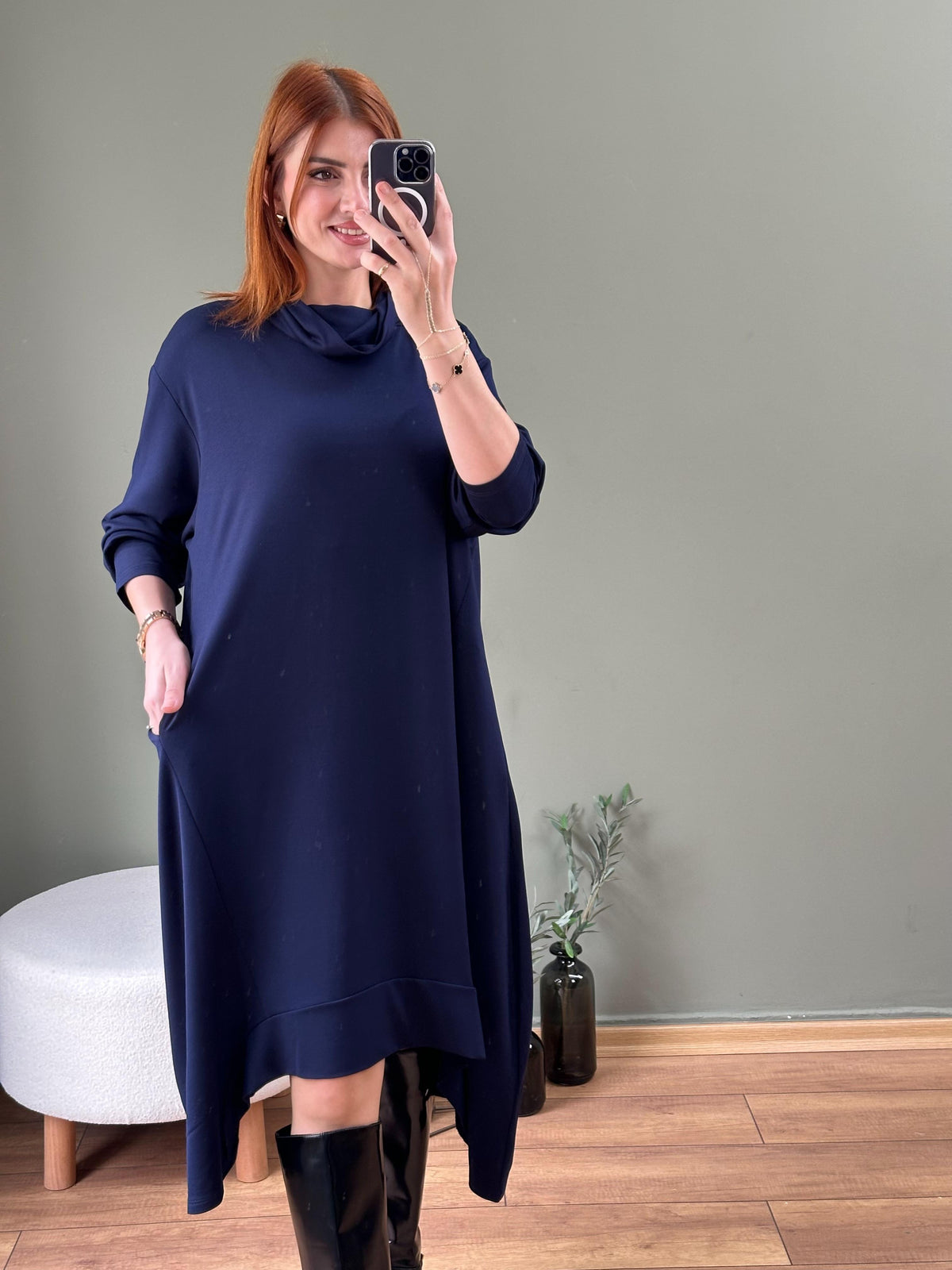 DEGAJE YAKA ASİMETRİK KESİM TUNİK LACİVERT