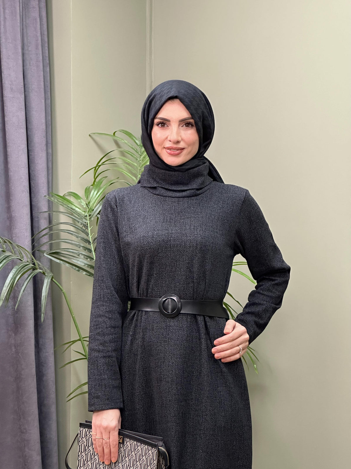 DEGAJE YAKA JAKARLI KEMERLİ  ELBİSE SİYAH
