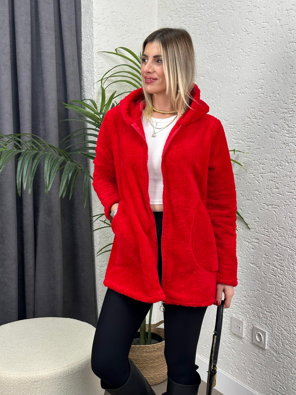 FERMUARLI PELUŞ HIRKA KIRMIZI