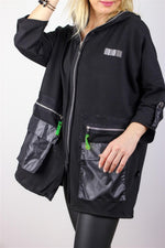 FERMUARLI SIRT BASKILI SWEATSHİRT