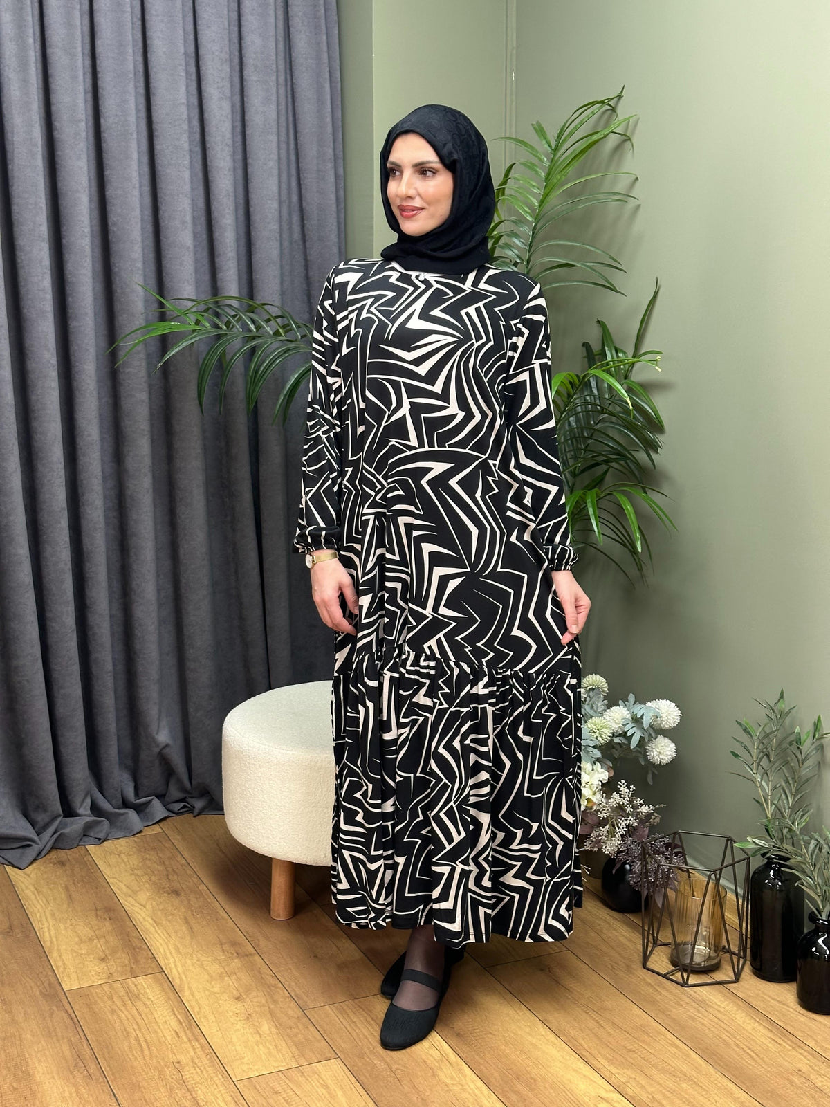 FIRFIRLI KUŞAKLI PAMUKLU DESENLİ ELBİSE