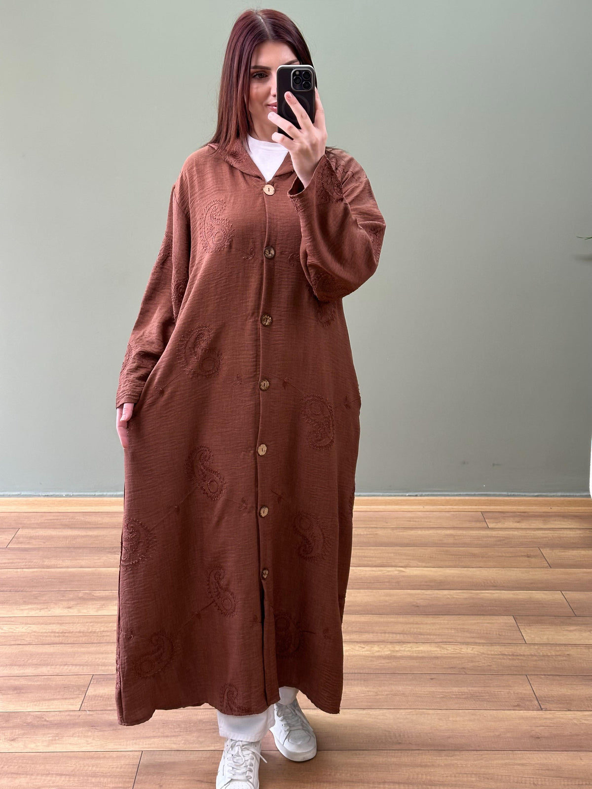 KABARTMA DESEN BOYDAN DÜĞMELİ KAP TABA