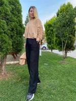 KOL BÜZGÜ DETAYLI KREM SWEAT