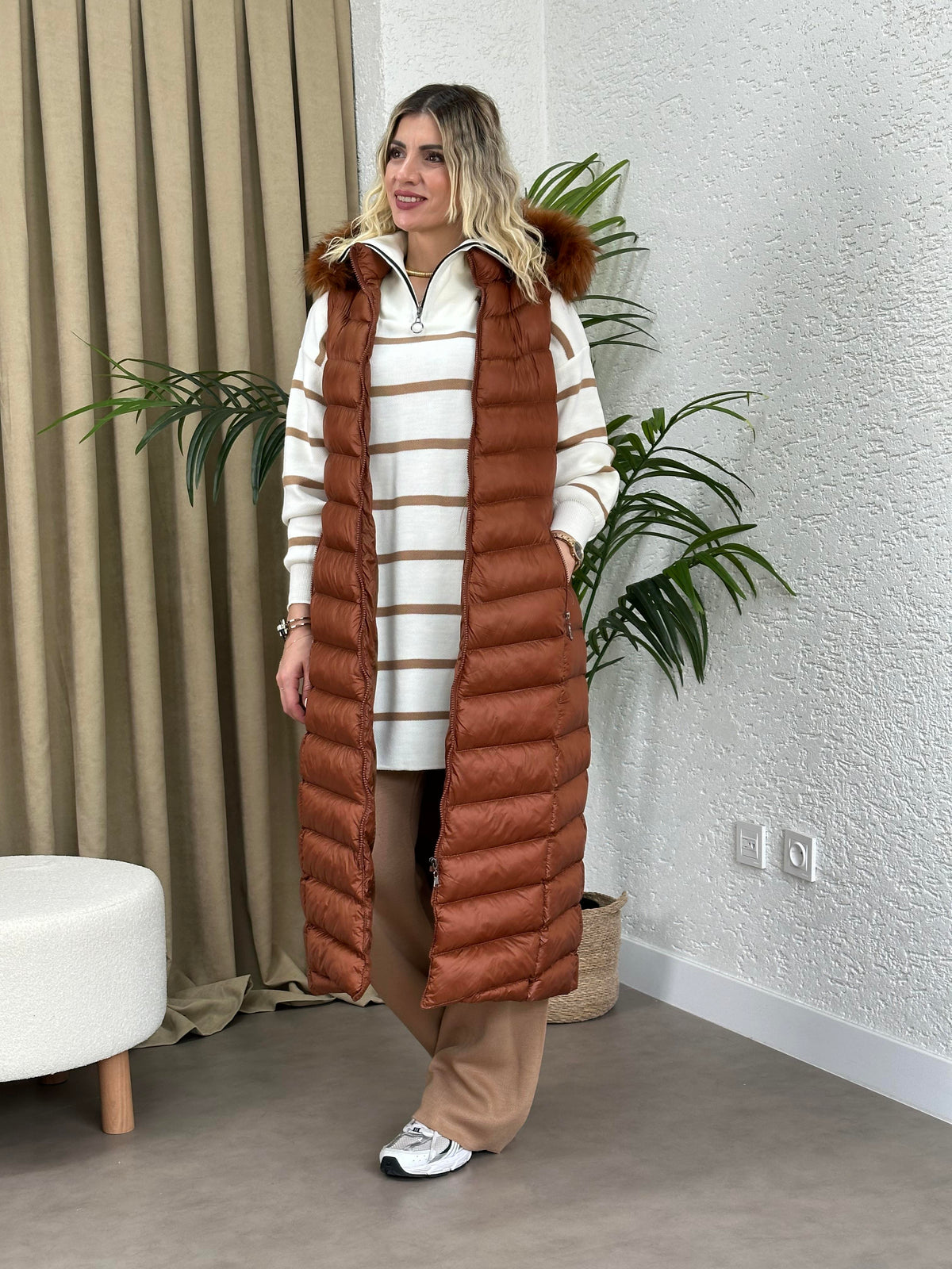 KÜRKLÜ UZUN ŞİŞME YELEK TABA