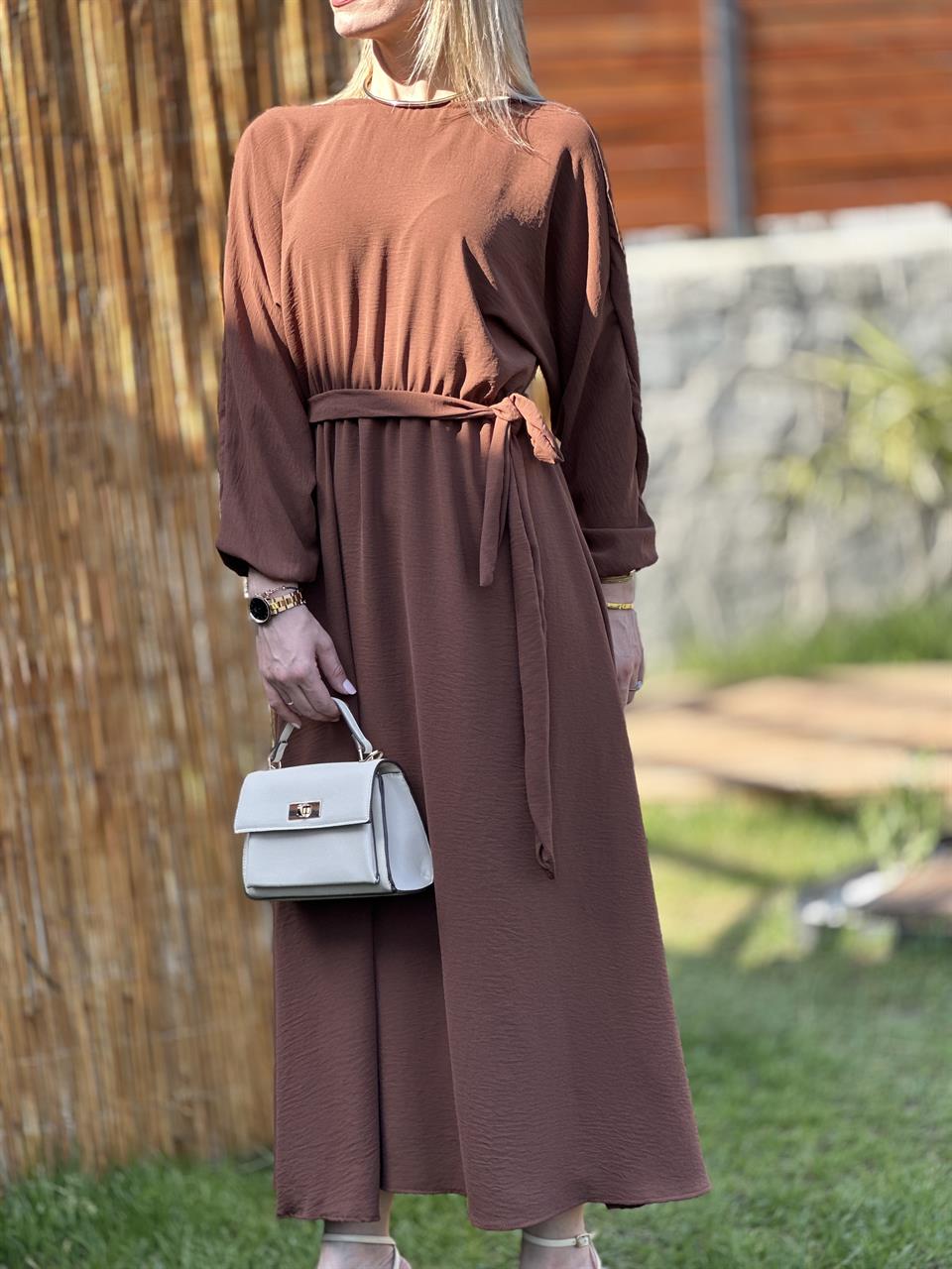 MEVLANA MODEL KUŞAKLI ELBİSE KAHVE