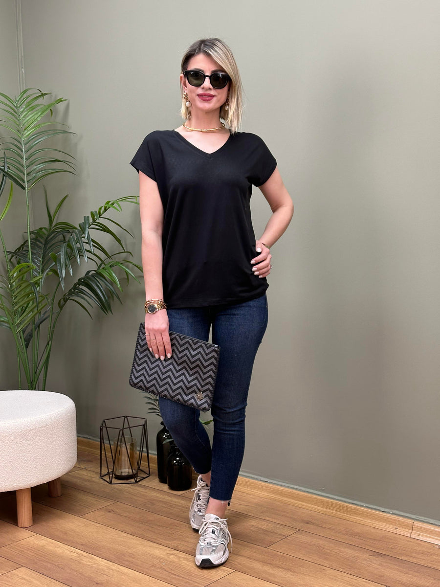 MODAL KUMAŞ V YAKA T-SHIRT SİYAH