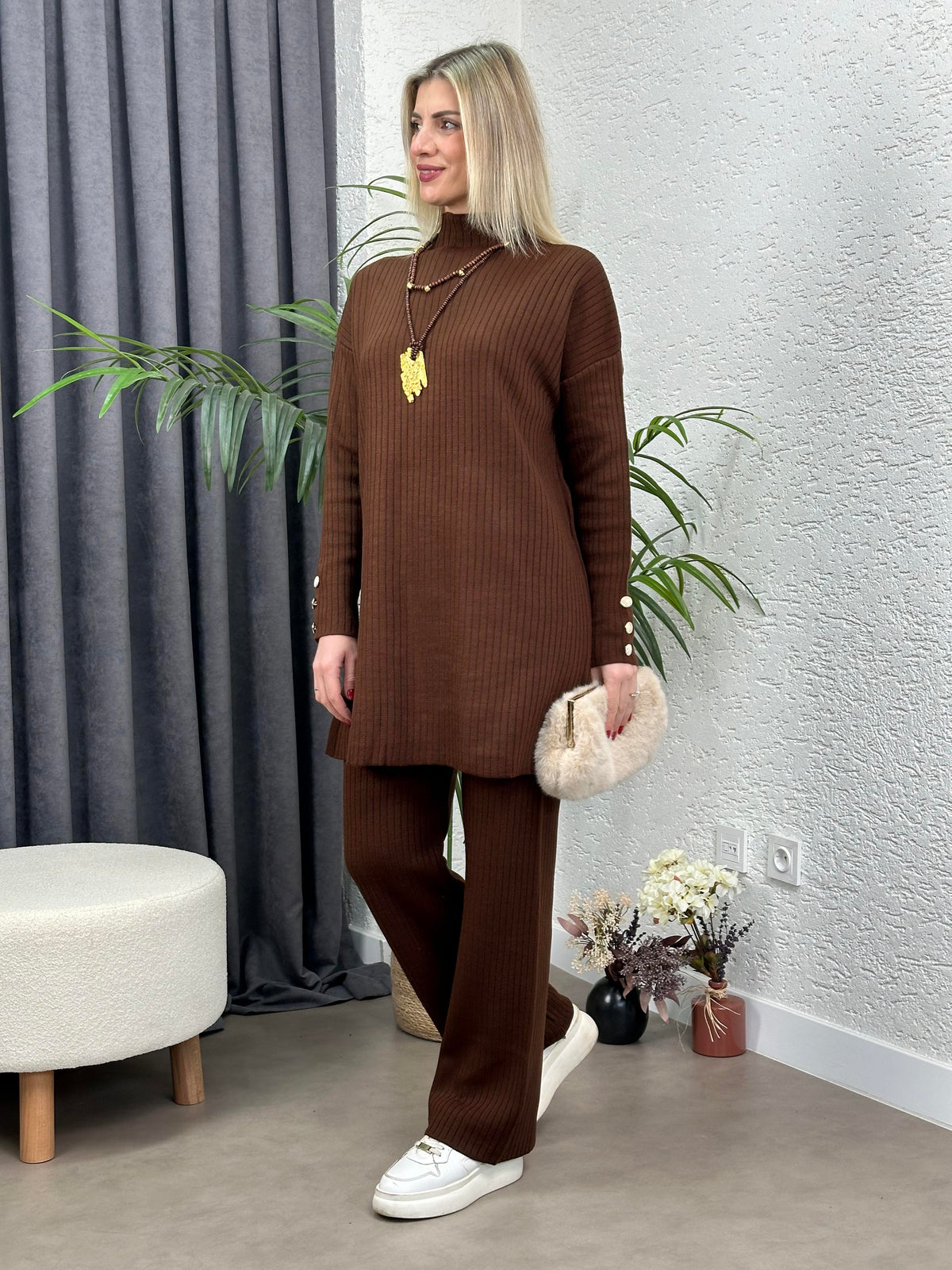 NESİ TAŞ DÜĞMELİ TRİKO TAKIM KAHVE