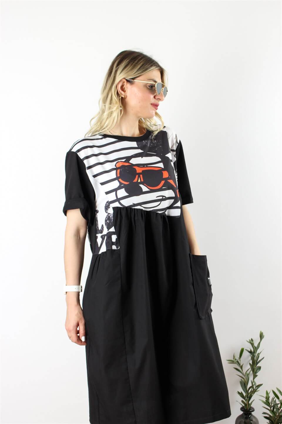 OVERSIZE SİYAH BASKILI CEPLİ ELBİSE