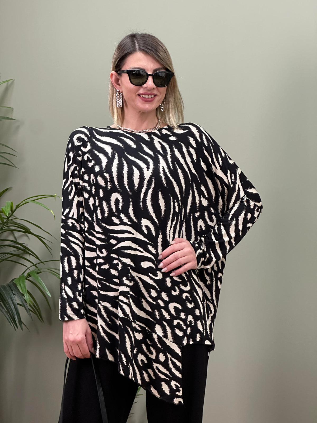 PAMUK TAKIM ASİMETRİK BLUZLU ZEBRA  DESEN