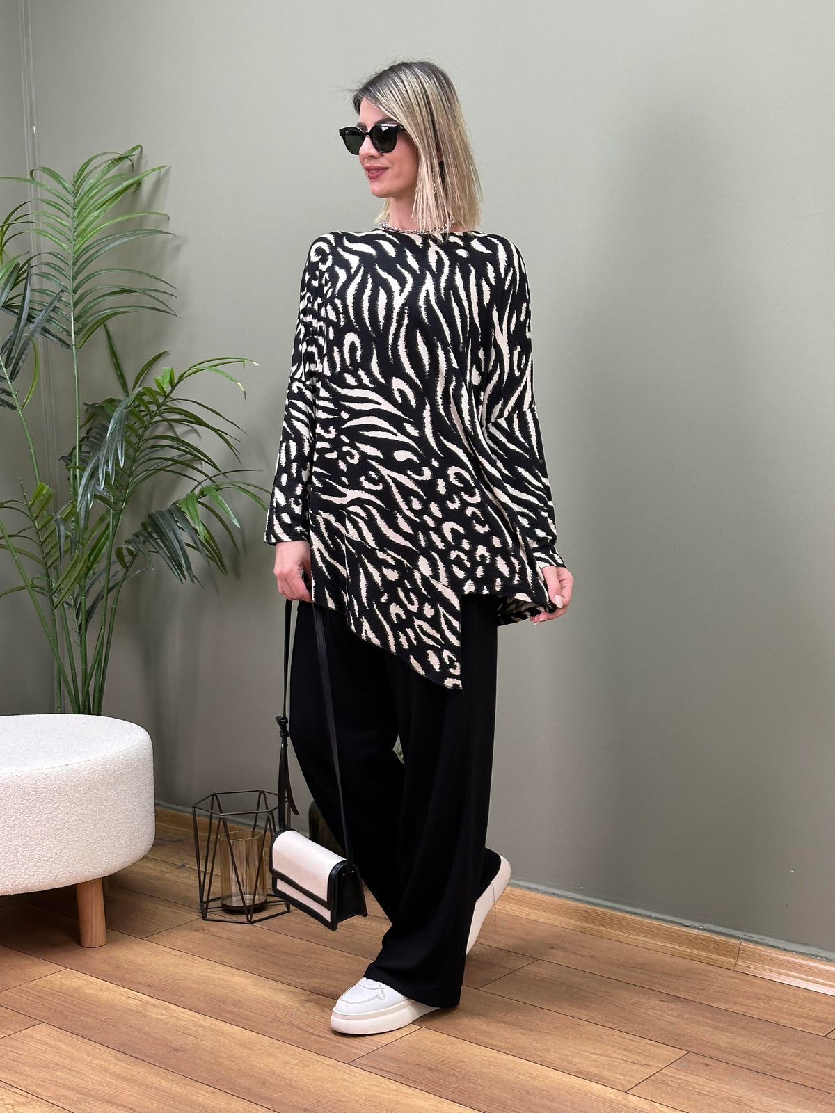 PAMUK TAKIM ASİMETRİK BLUZLU ZEBRA  DESEN