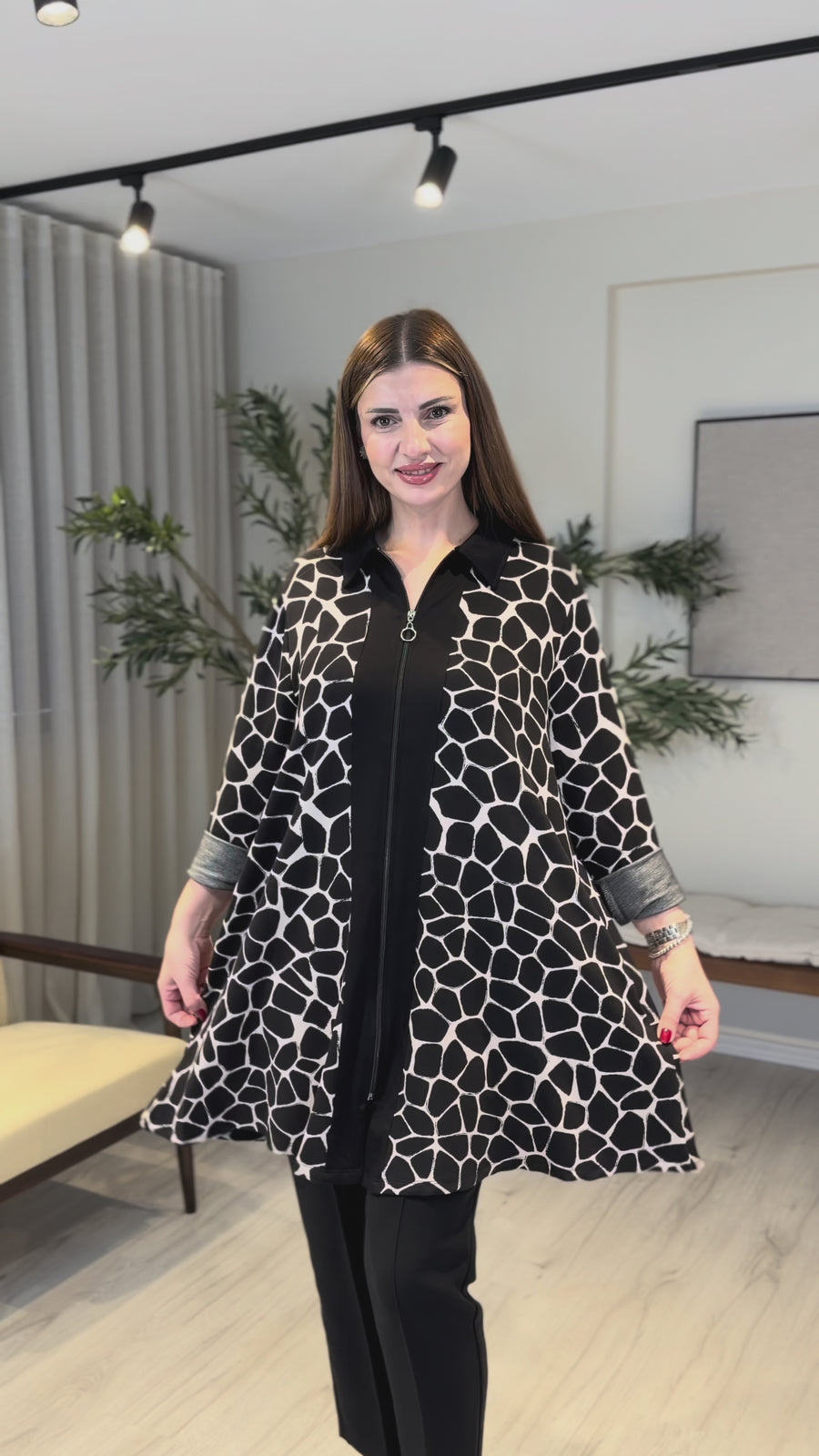 Gömlek Yaka Zebra Desen Boydan Fermuarlı Kap