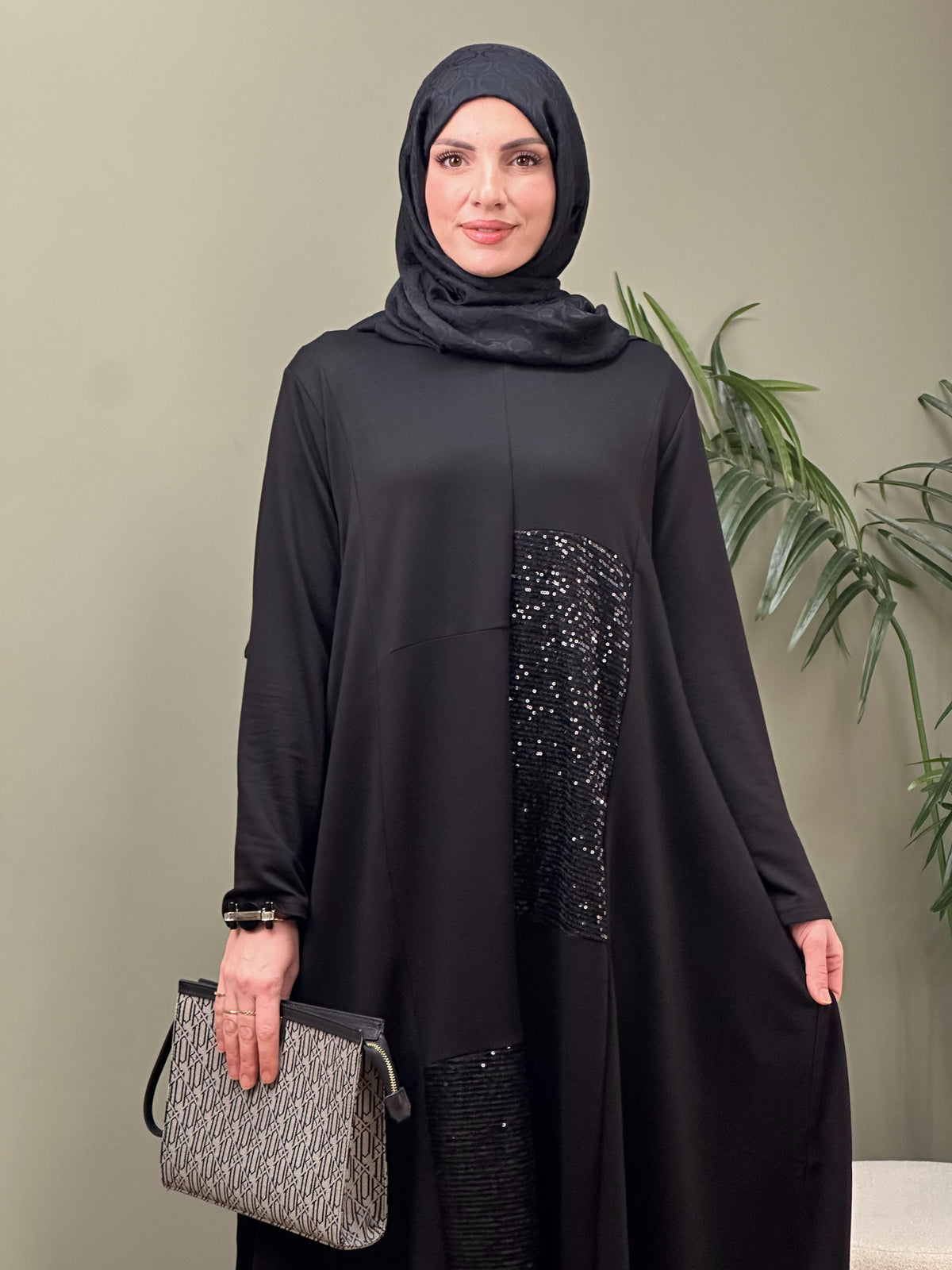 TASARIM PAYETLI SİYAH ELBİSE