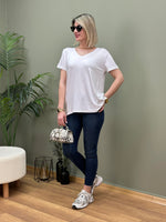 UZUN MODEL MODAL V YAKA T-SHIRT BEYAZ