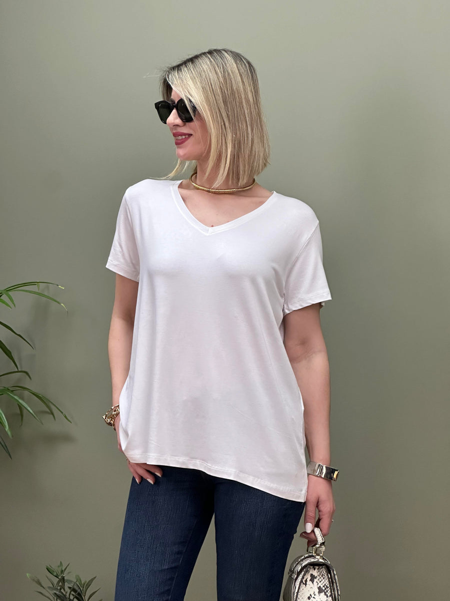 UZUN MODEL MODAL V YAKA T-SHIRT BEYAZ