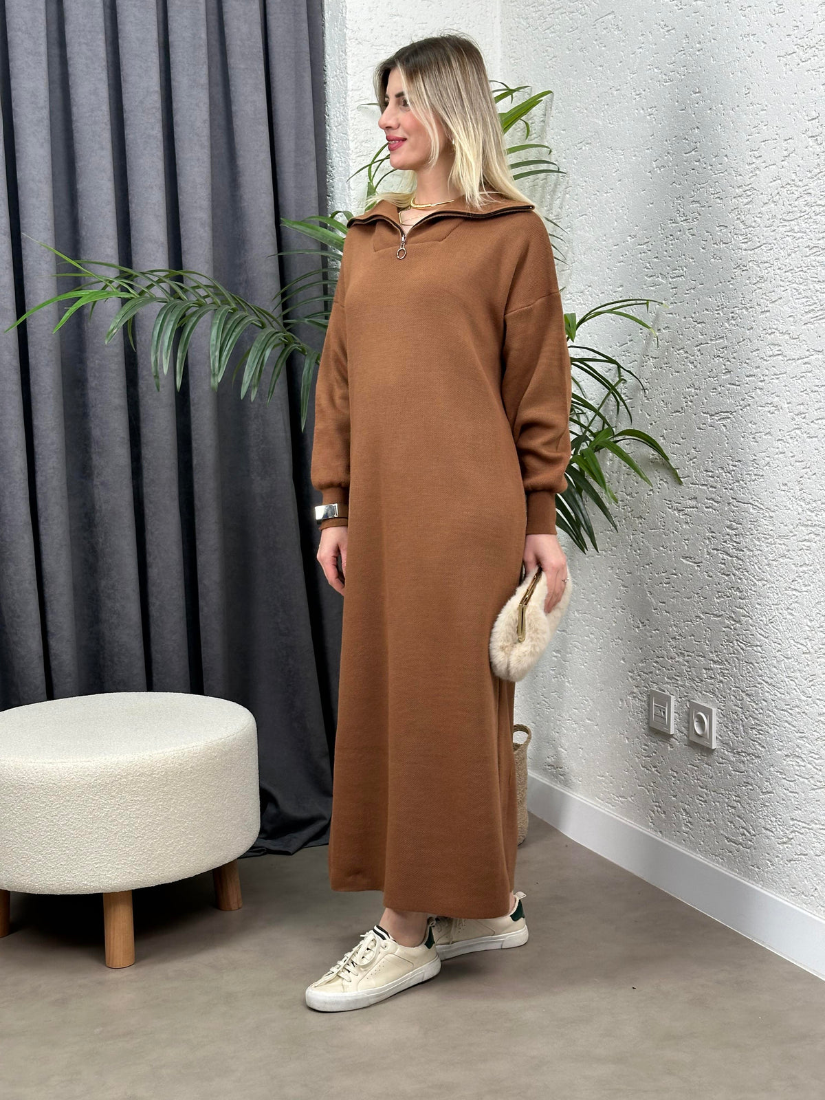 YAKA FERMUARLI TRİKO ELBiSE  SAKS BİSKÜVİ