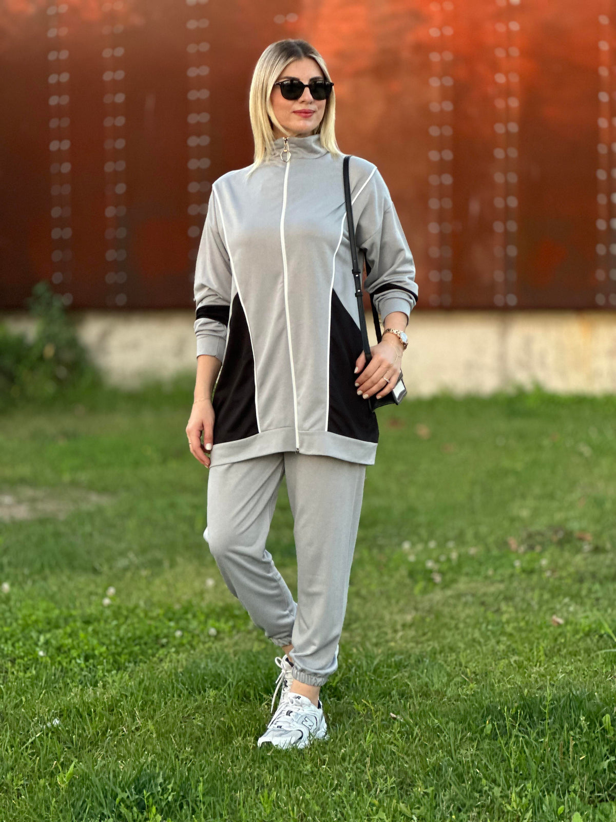 YAN DİKİŞLİ FERMUARLI İKİLİ TAKIM GRİ SİYAH
