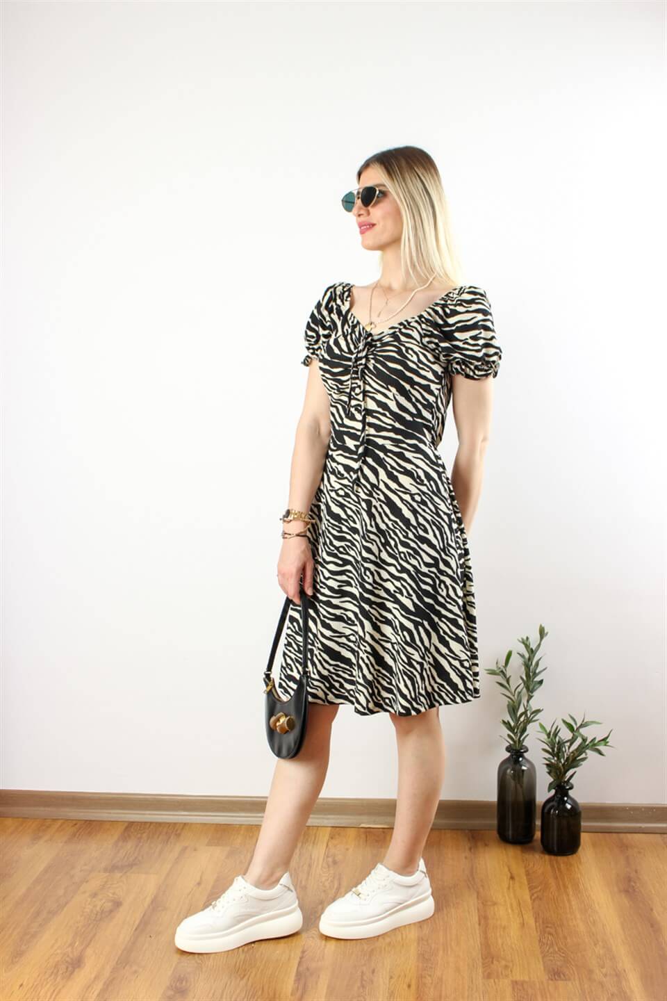 ZEBRA DESENLİ GİPELİ DRAPELİ ELBİSE